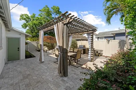 1121 21st Avenue N St Petersburg FL 33704