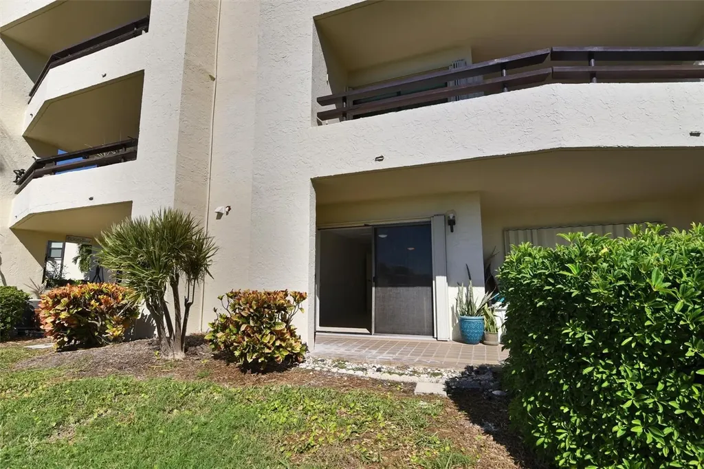 126 1st Street E Tierra Verde FL 33715