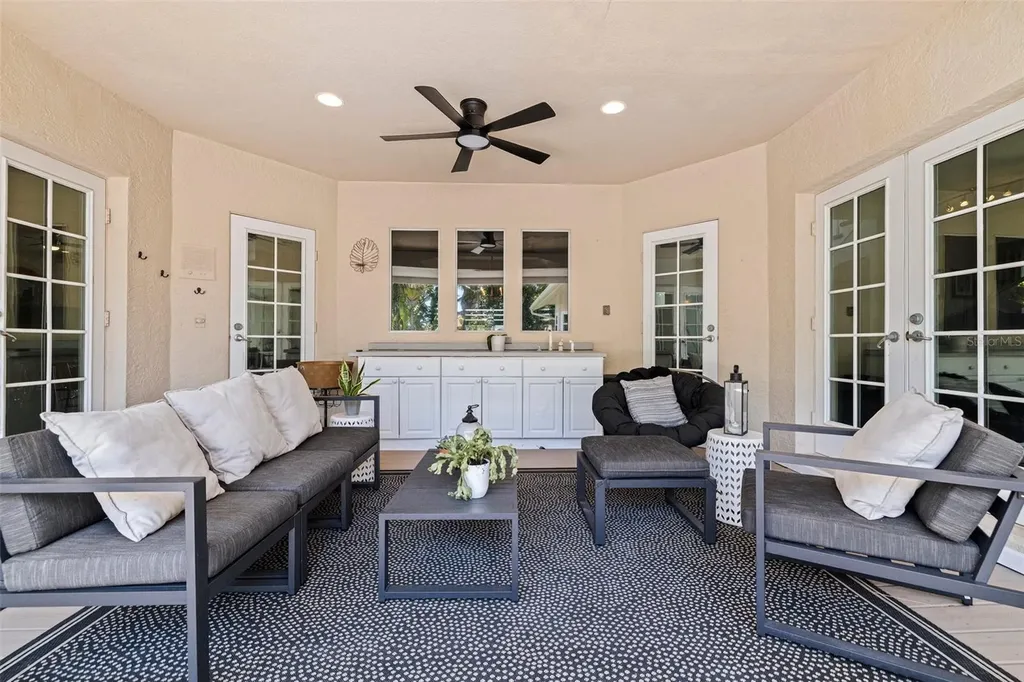 1156 2nd Avenue S Tierra Verde FL 33715