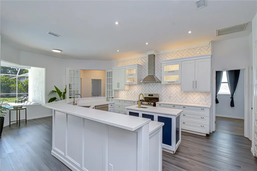 2228 Valrico Forest Drive Valrico FL 33594