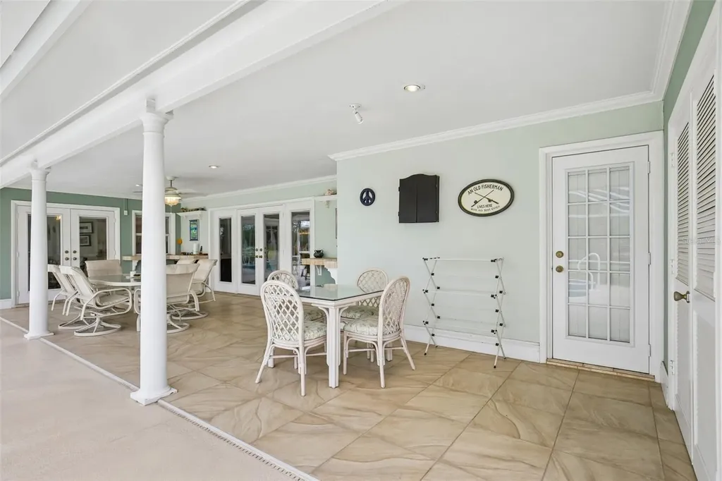 530 Magellan Drive Sarasota FL 34243