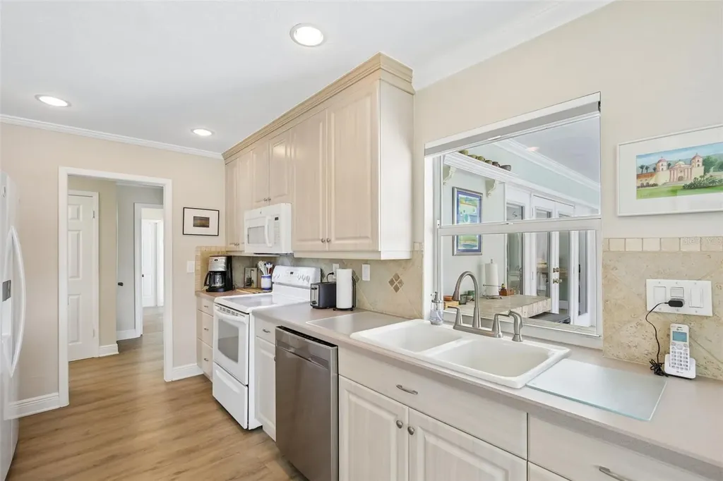530 Magellan Drive Sarasota FL 34243