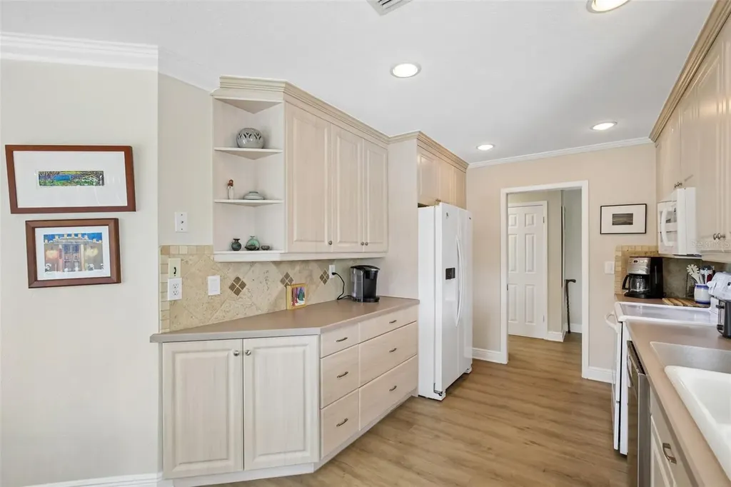 530 Magellan Drive Sarasota FL 34243
