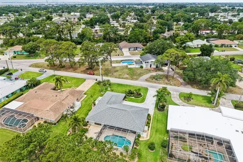 530 Magellan Drive Sarasota FL 34243