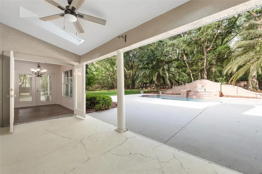 13717 SW 1st Road Newberry FL 32669