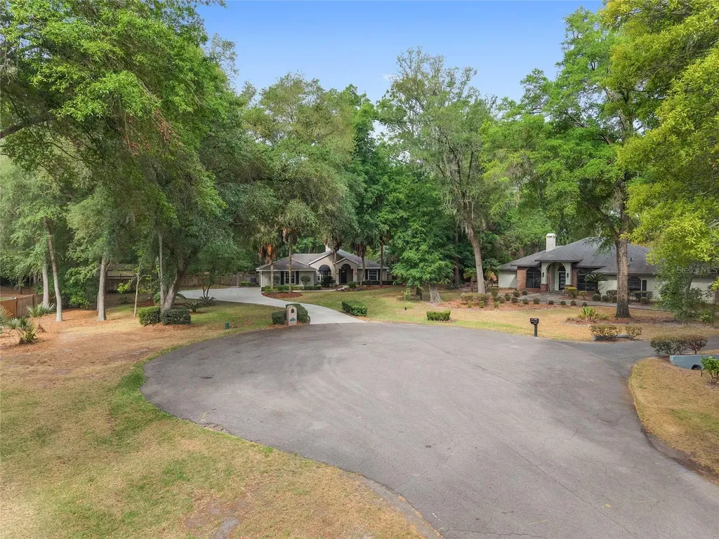 13717 SW 1st Road Newberry FL 32669