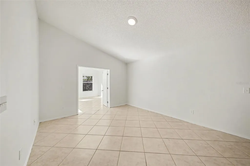 11040 NW Fairhaven Way Orlando FL 32825