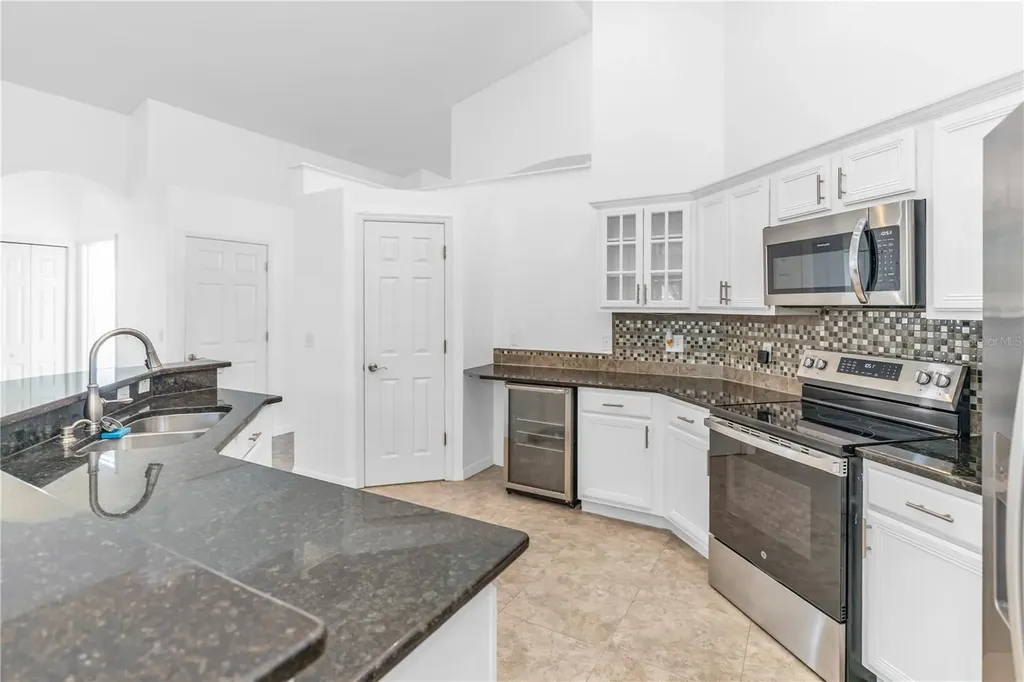 422 Canary Island Court Orlando FL 32828