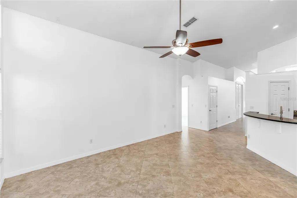 422 Canary Island Court Orlando FL 32828