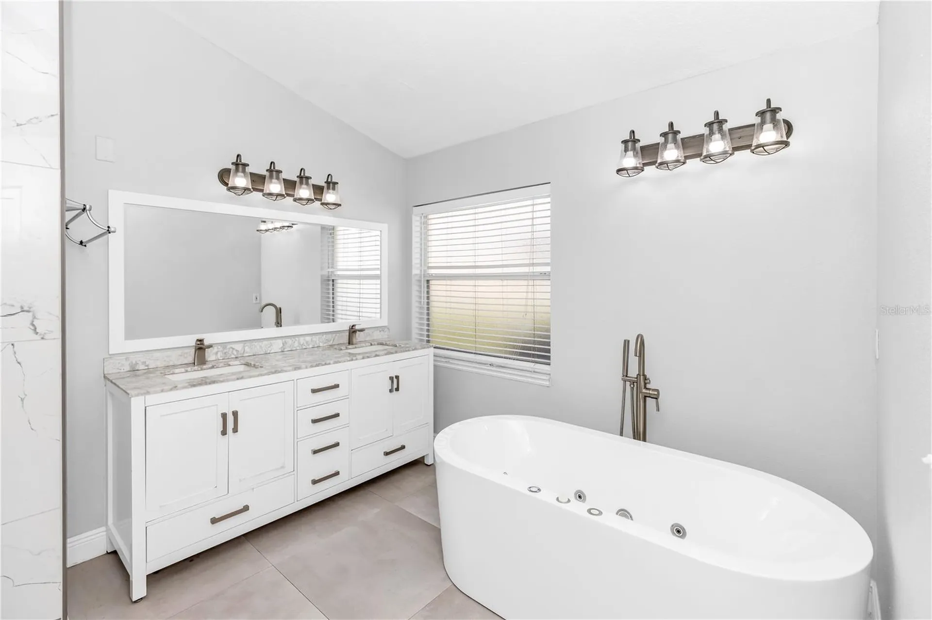 422 Canary Island Court Orlando FL 32828