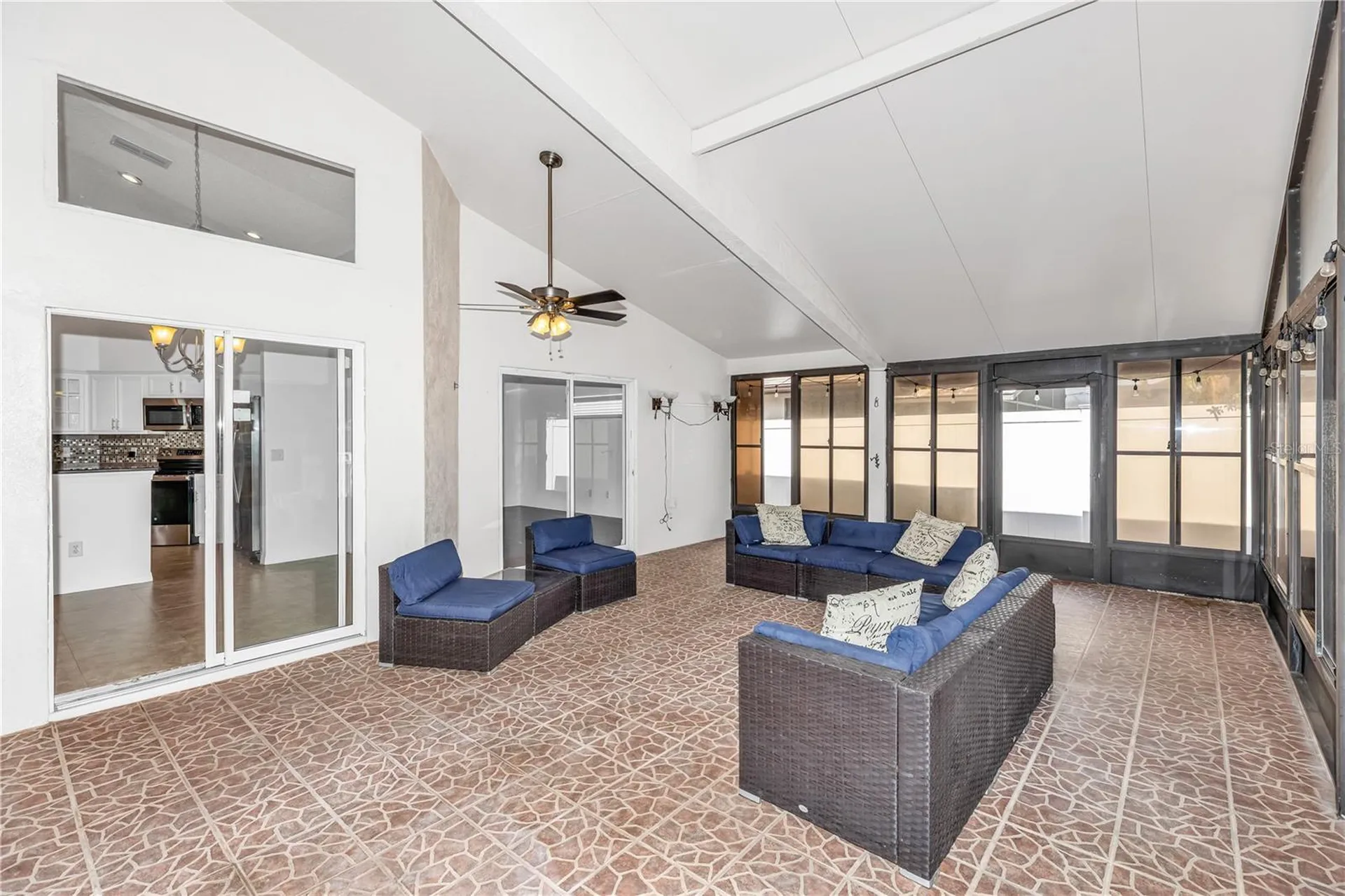 422 Canary Island Court Orlando FL 32828