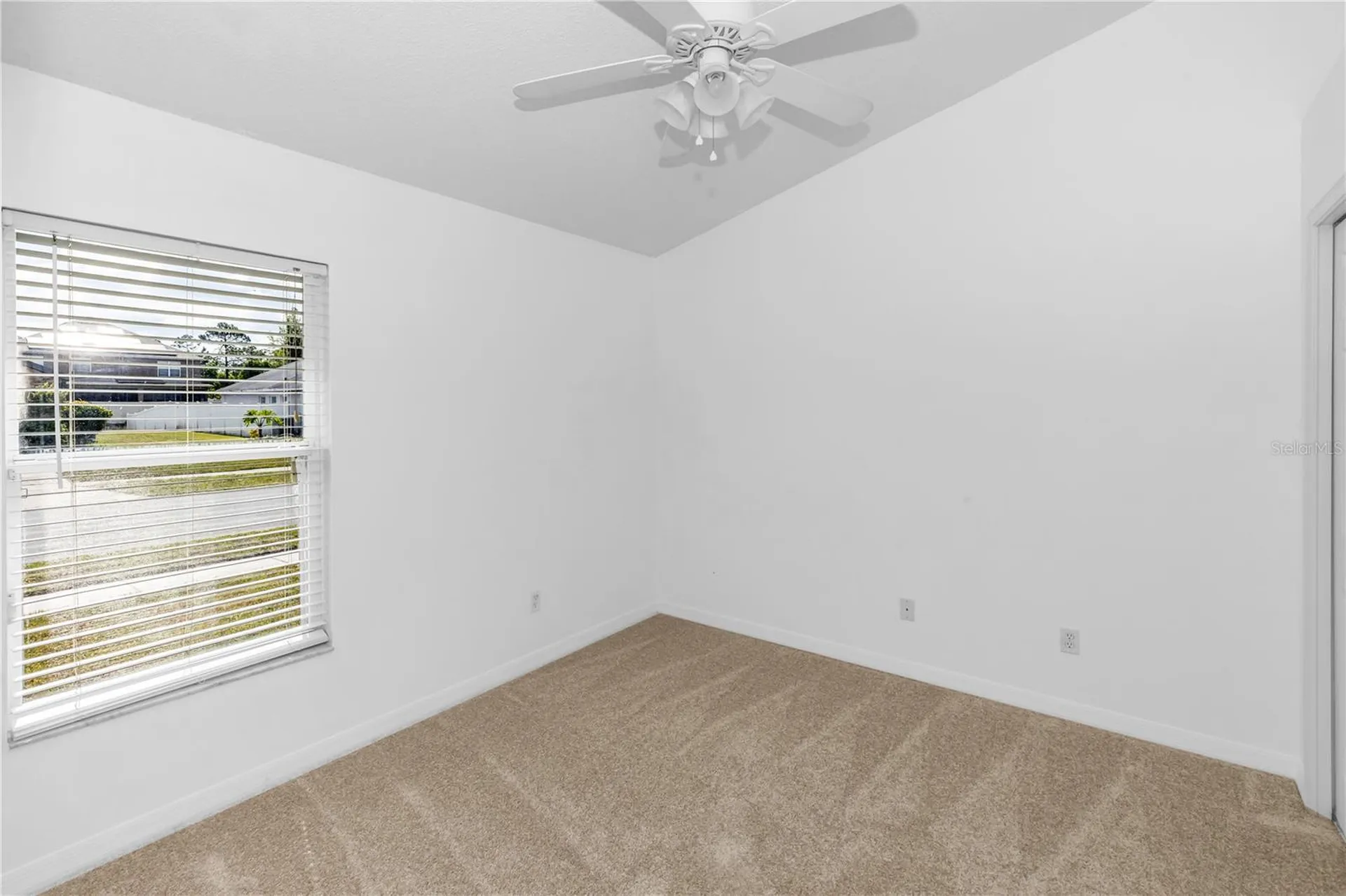 422 Canary Island Court Orlando FL 32828