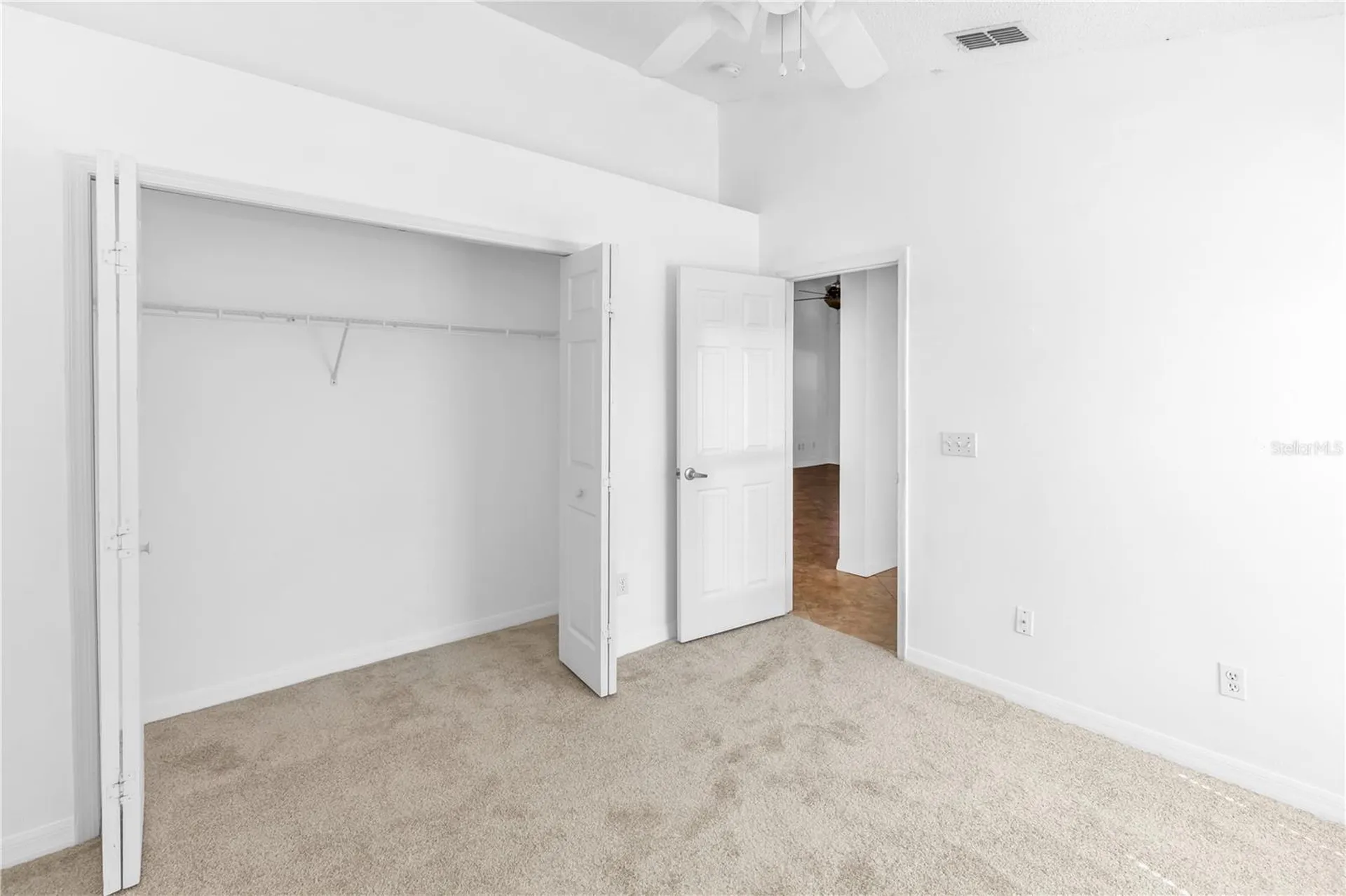 422 Canary Island Court Orlando FL 32828