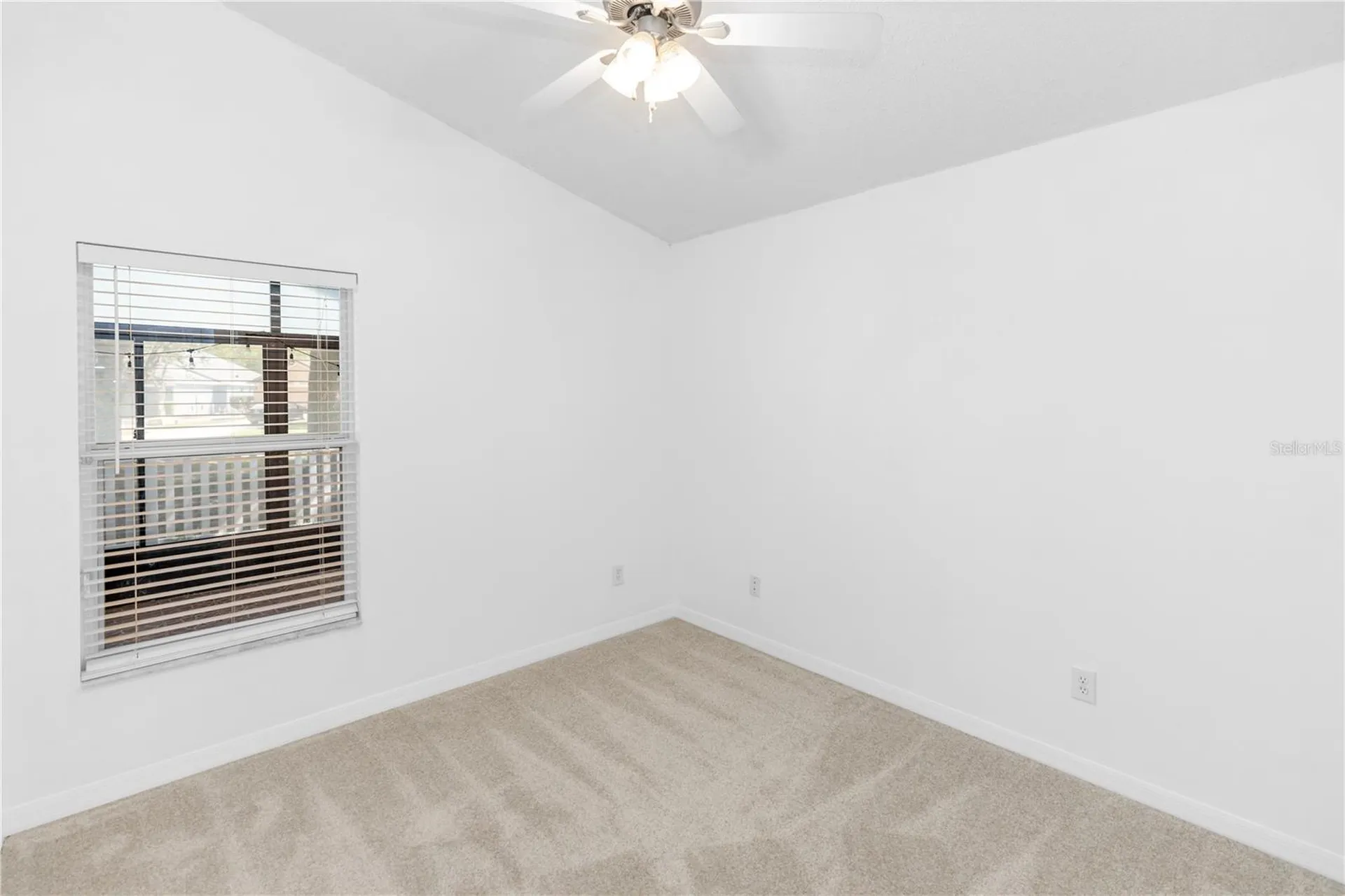 422 Canary Island Court Orlando FL 32828
