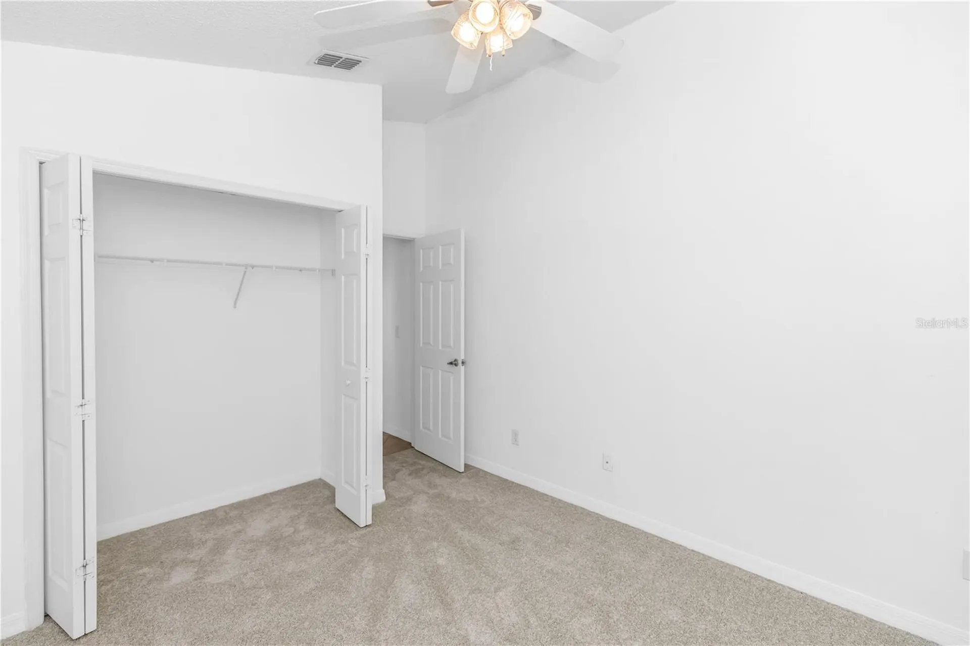 422 Canary Island Court Orlando FL 32828