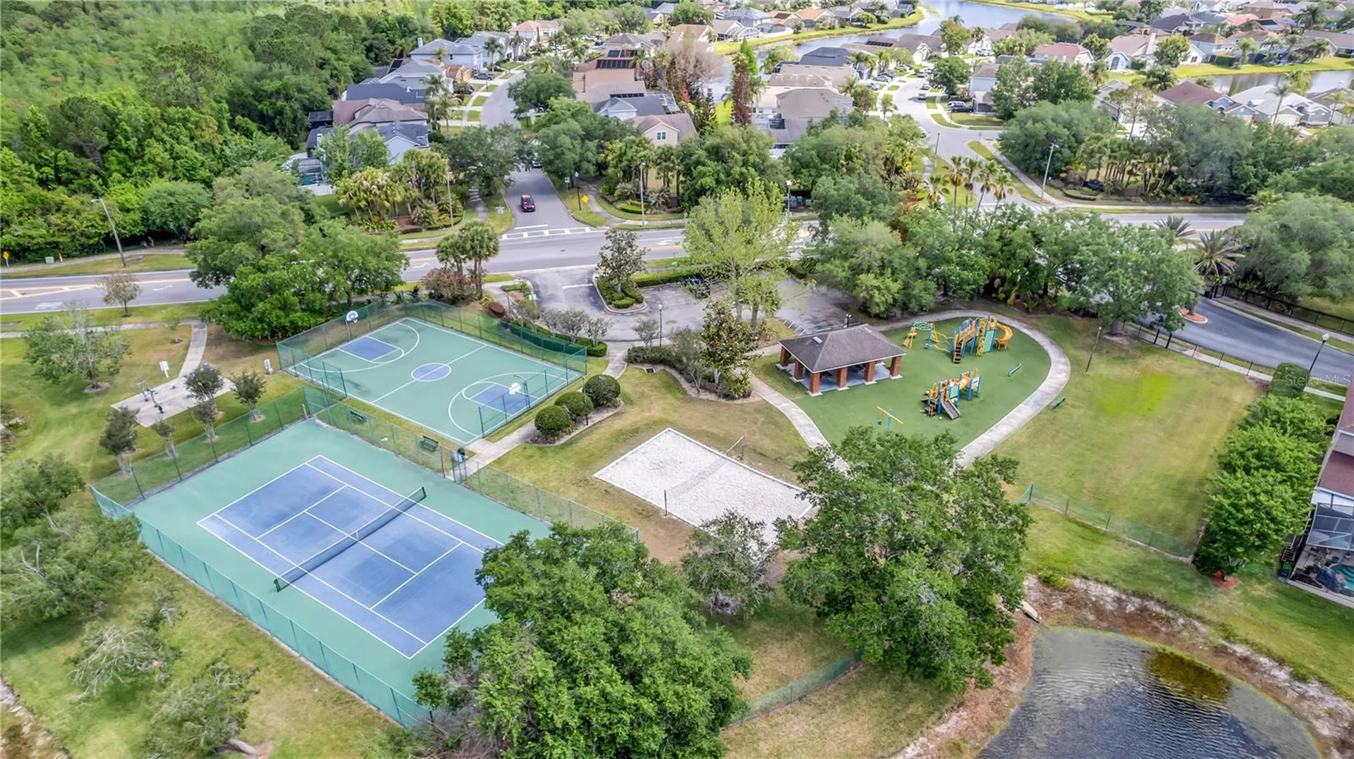 422 Canary Island Court Orlando FL 32828