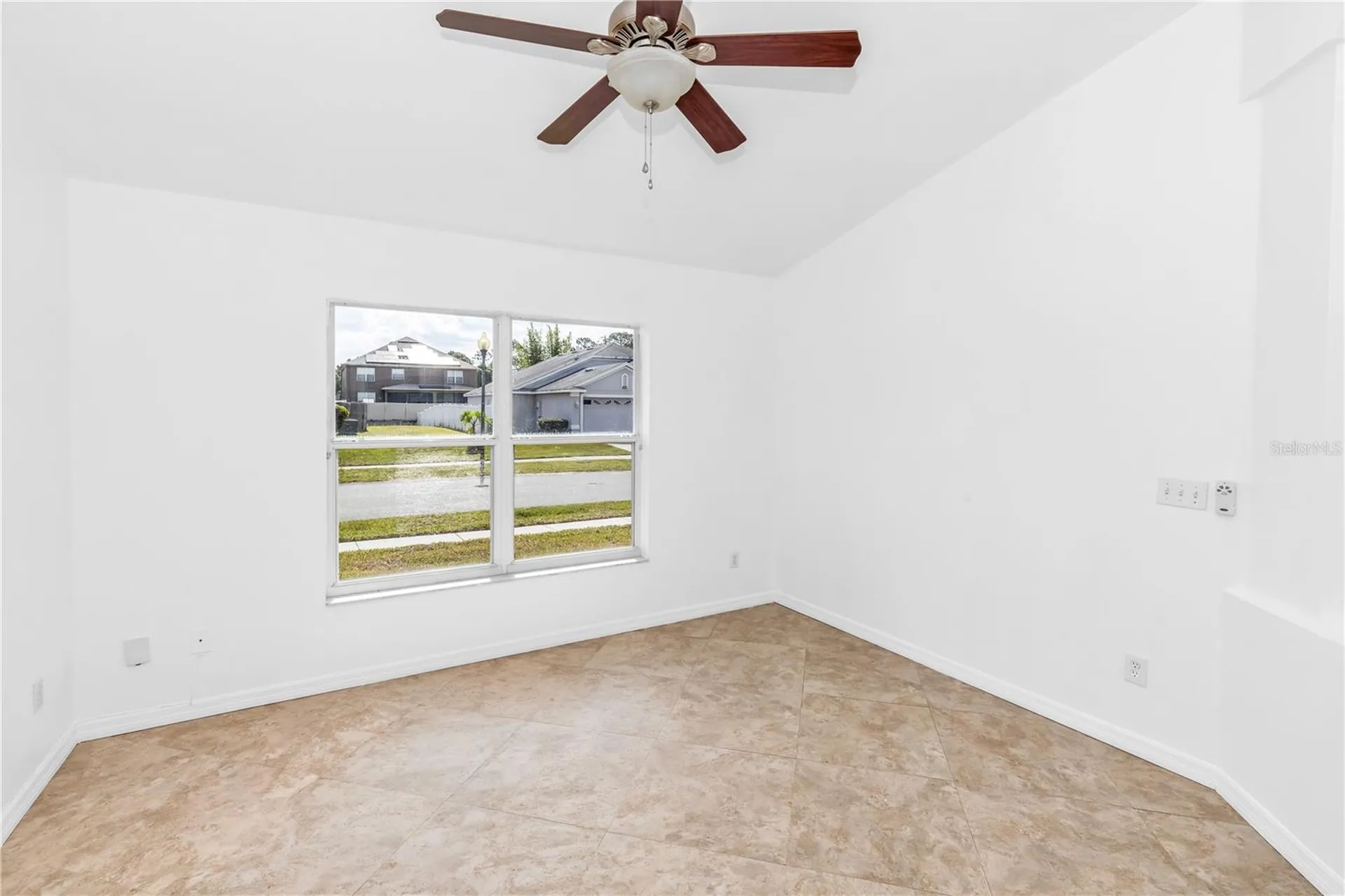 422 Canary Island Court Orlando FL 32828