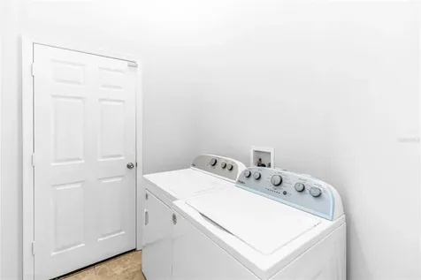 422 Canary Island Court Orlando FL 32828