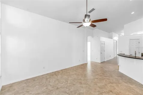 422 Canary Island Court Orlando FL 32828