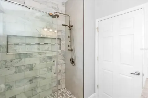 422 Canary Island Court Orlando FL 32828