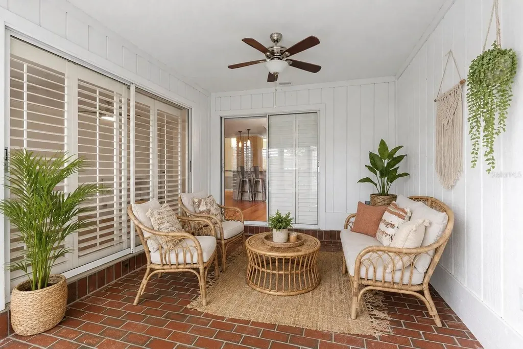 618 Maple Oak Circle Altamonte Springs FL 32701