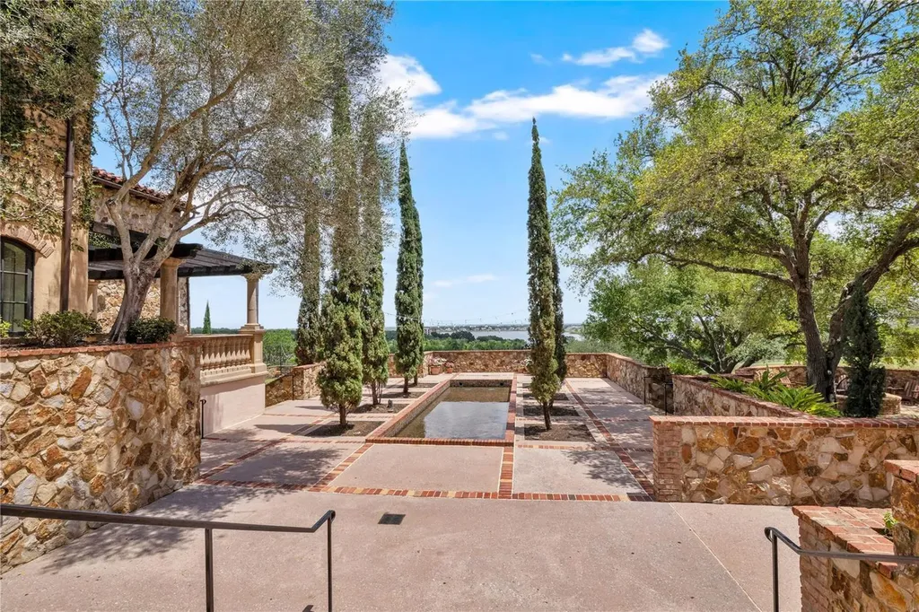 15735 Vetta Drive Montverde FL 34756
