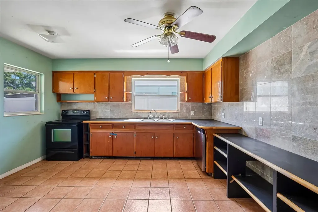 6610 4th Avenue N St Petersburg FL 33710