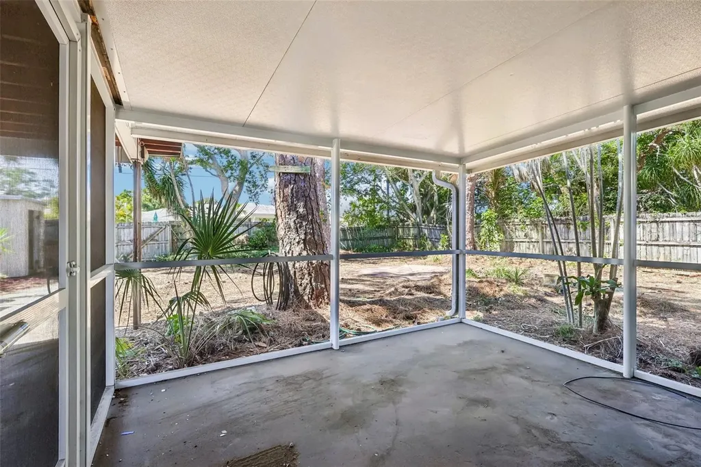 6610 4th Avenue N St Petersburg FL 33710