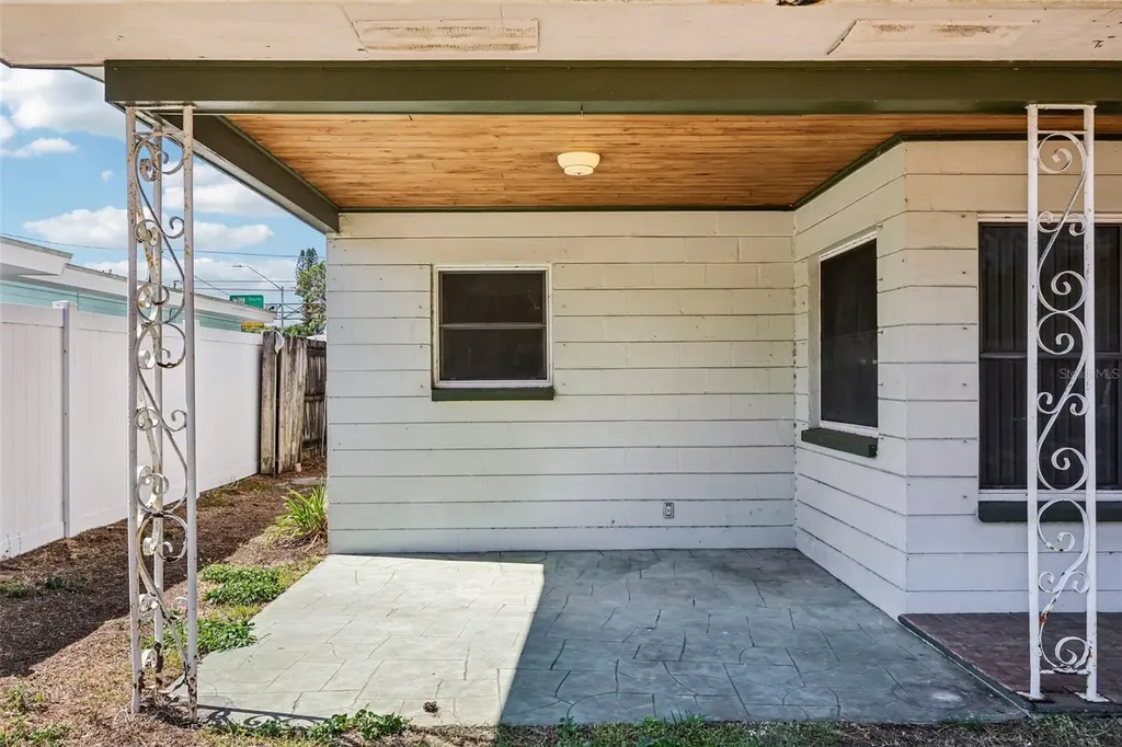 6610 4th Avenue N St Petersburg FL 33710
