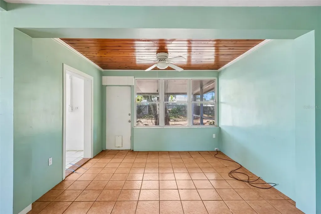 6610 4th Avenue N St Petersburg FL 33710