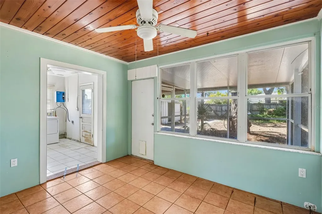 6610 4th Avenue N St Petersburg FL 33710