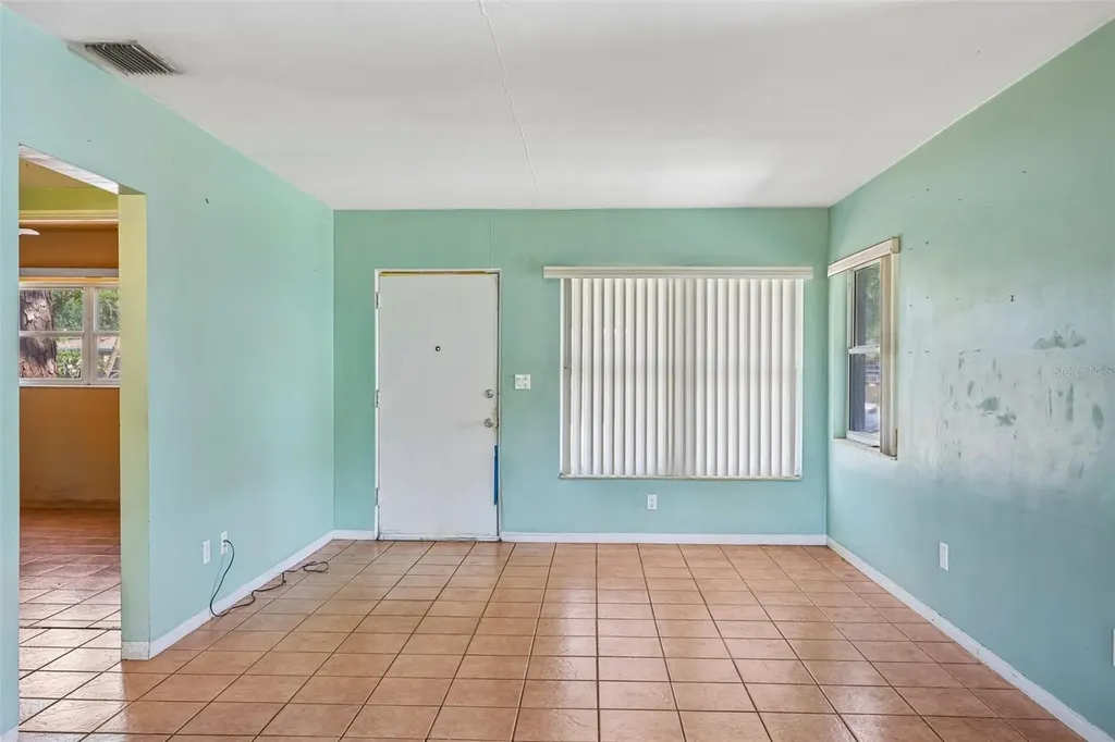 6610 4th Avenue N St Petersburg FL 33710