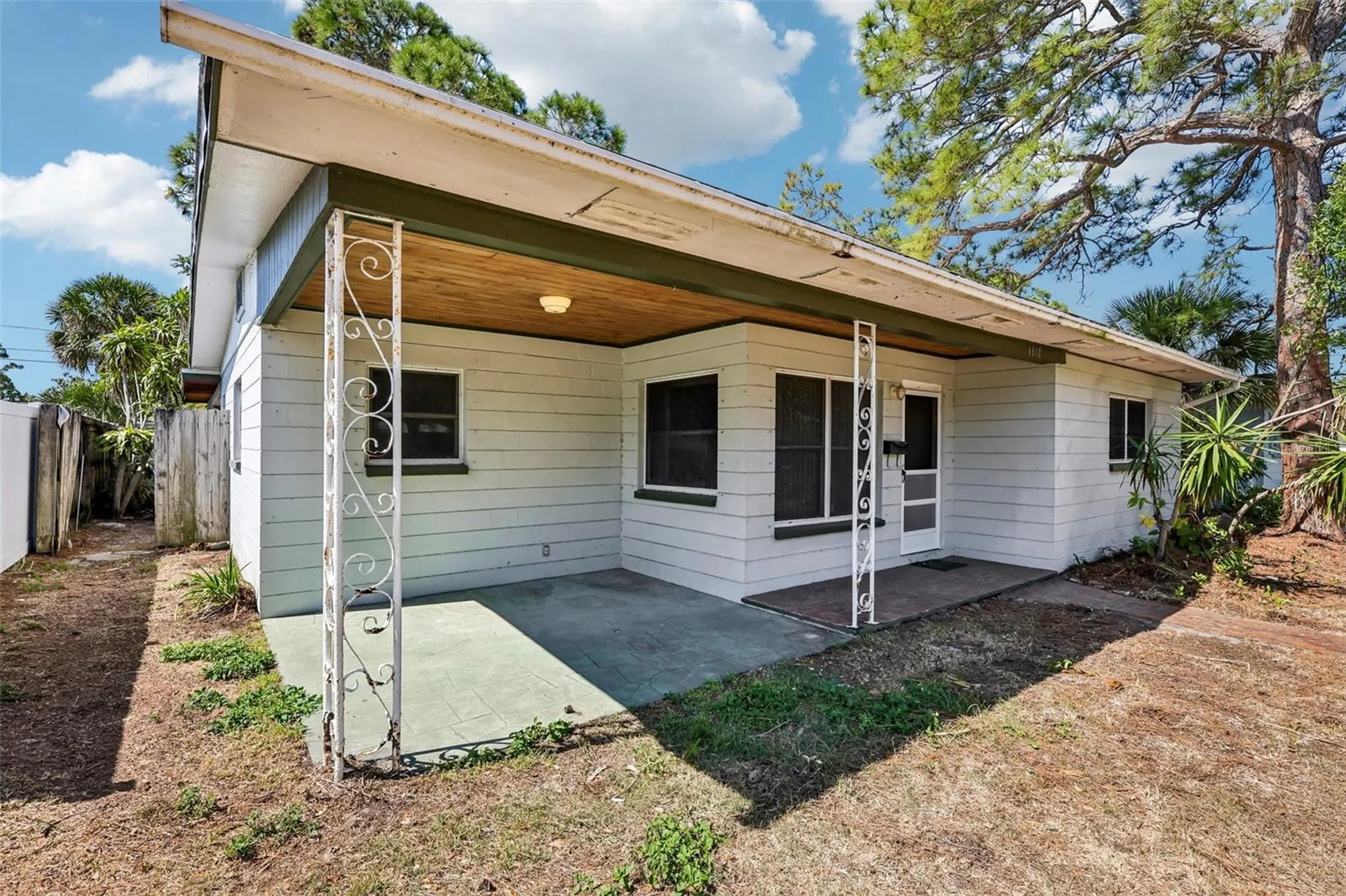 6610 4th Avenue N St Petersburg FL 33710