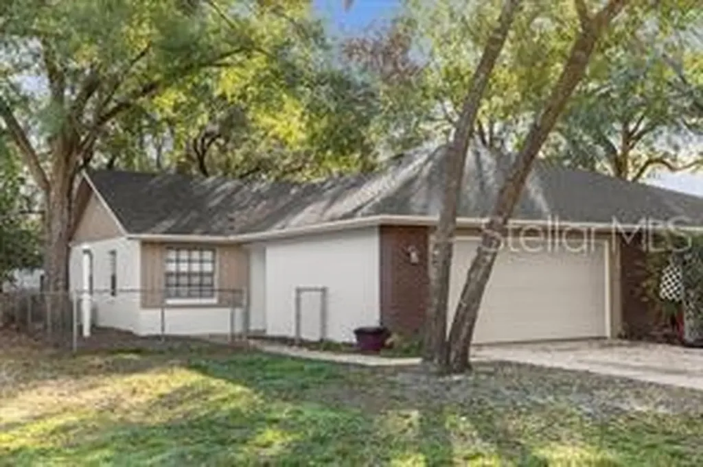 445 Lakeside Place Casselberry FL 32707