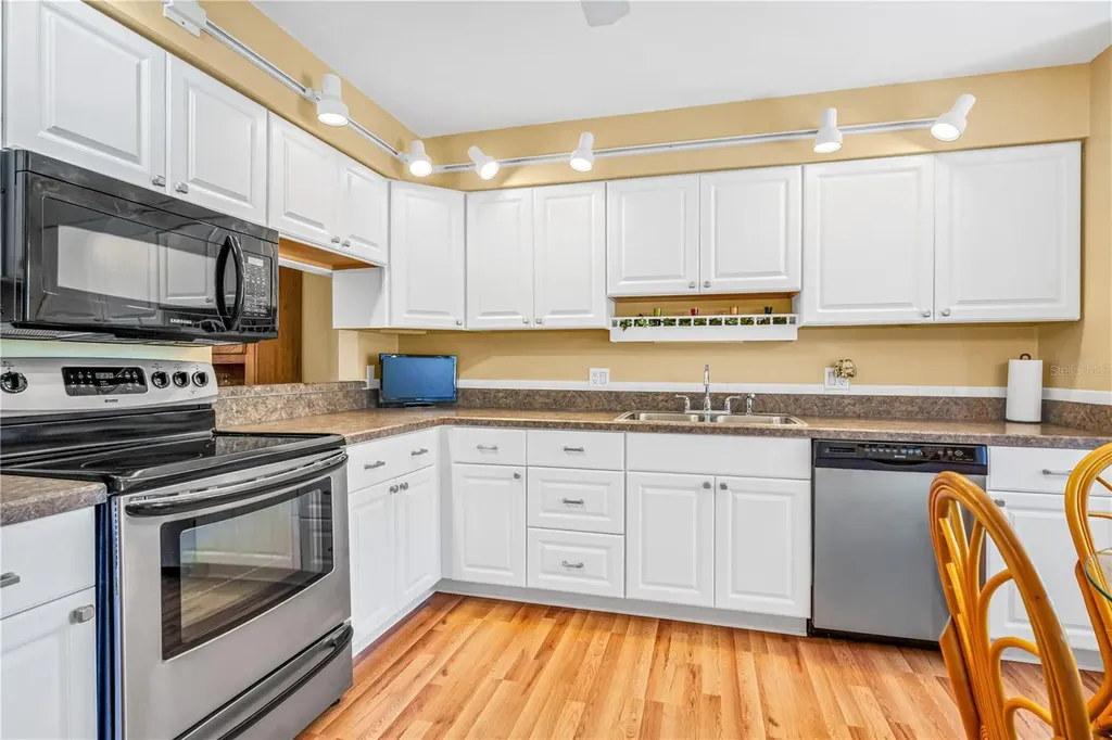 35 Lake Fairgreen Circle New Smyrna Beach FL 32168