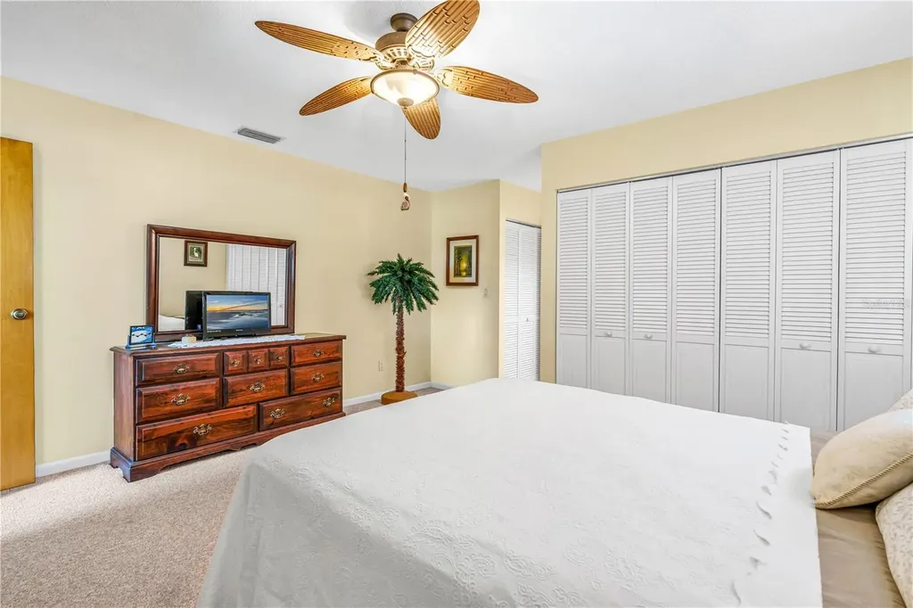 35 Lake Fairgreen Circle New Smyrna Beach FL 32168