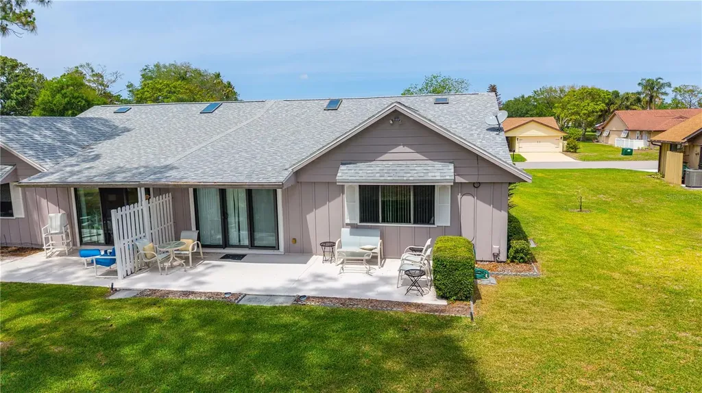 35 Lake Fairgreen Circle New Smyrna Beach FL 32168