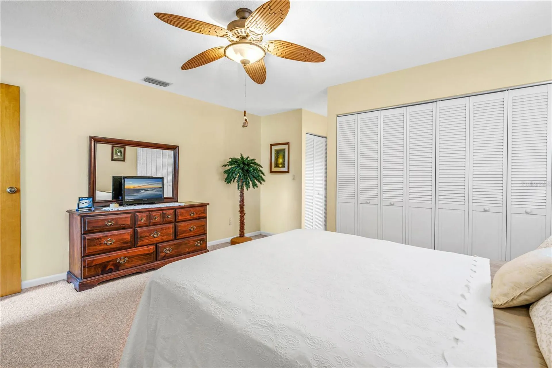 35 Lake Fairgreen Circle New Smyrna Beach FL 32168