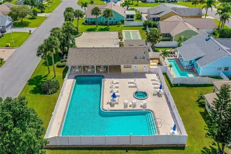35 Lake Fairgreen Circle New Smyrna Beach FL 32168