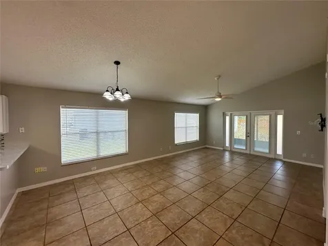 13701 Meadowpark Avenue Orlando FL 32826