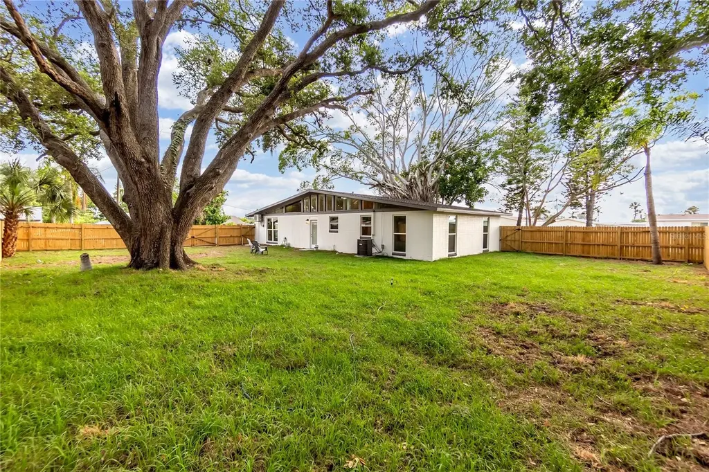 5023 9th Street E Bradenton FL 34203