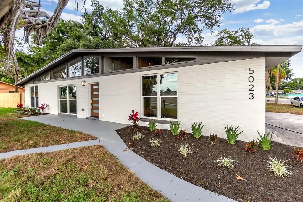 5023 9th Street E Bradenton FL 34203