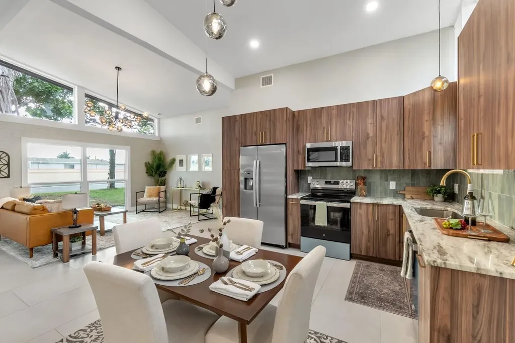 5023 9th Street E Bradenton FL 34203