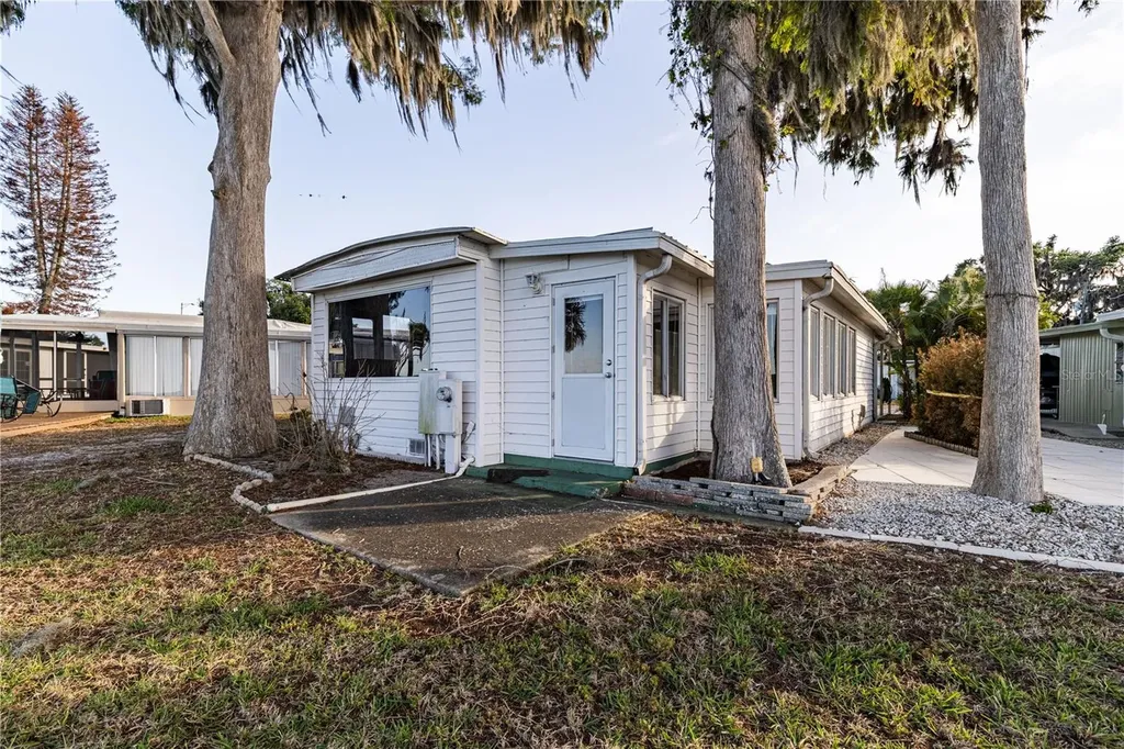 12315 Us Highway 441 Tavares FL 32778