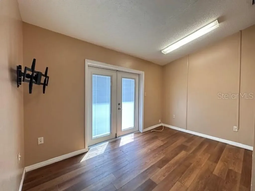 542 E Caroline Street Tavares FL 32778