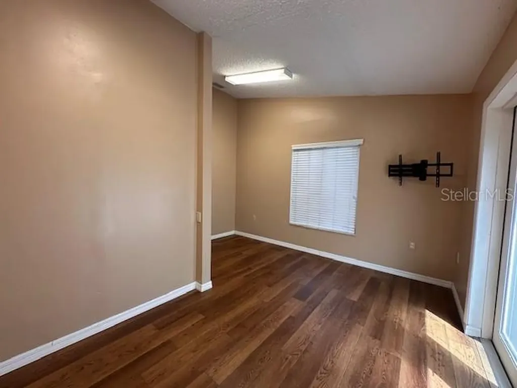 542 E Caroline Street Tavares FL 32778
