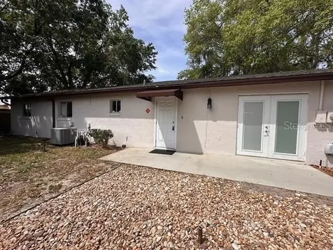 542 E Caroline Street Tavares FL 32778