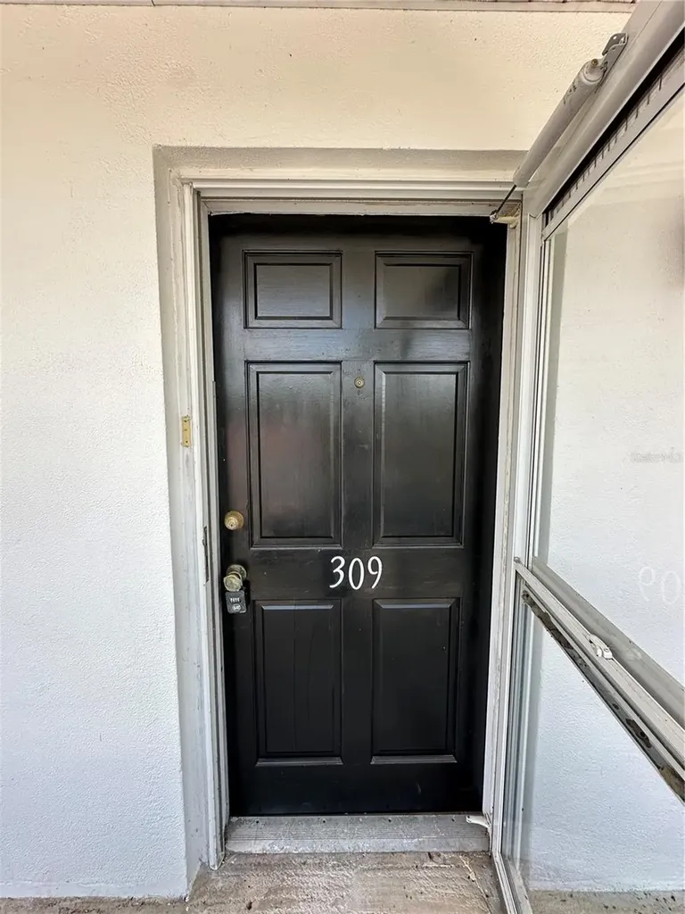 100 El Camino Drive Winter Haven FL 33884