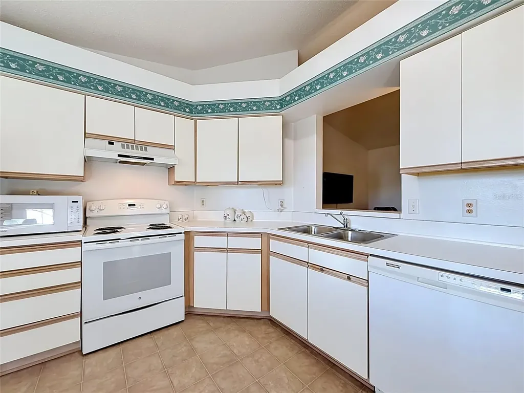 25014 Pine Hill Leesburg FL 34748