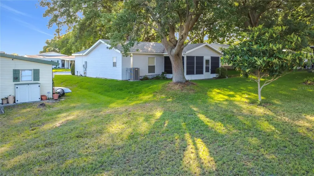 25014 Pine Hill Leesburg FL 34748